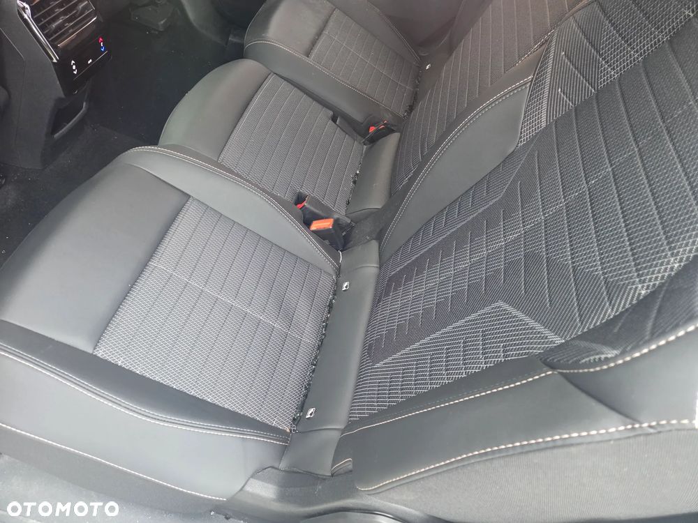 Peugeot 5008 Hybrid 145 e-DSC6 Allure Business - 12