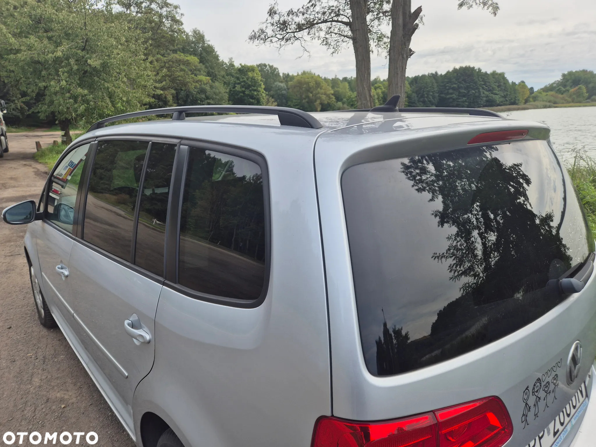 Volkswagen Touran 1.6 TDI DPF BlueMotion Technology DSG Comfortline - 3