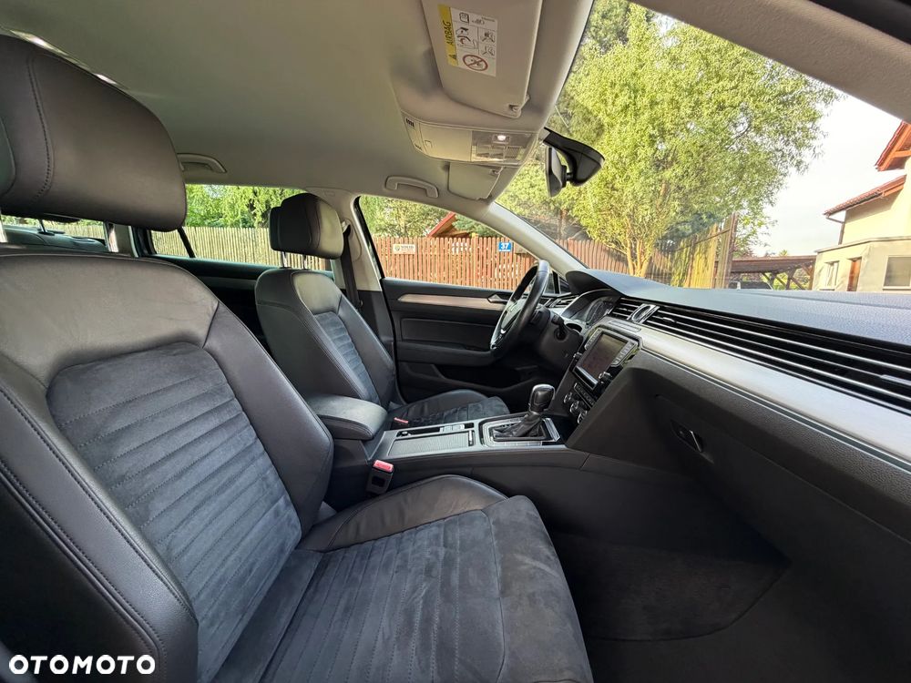 Volkswagen Passat 1.6 TDI SCR DSG - 25