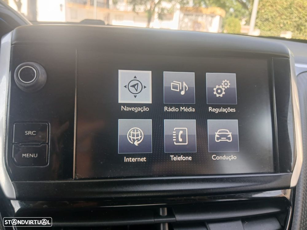 Peugeot 2008 1.2 PureTech Allure - 18