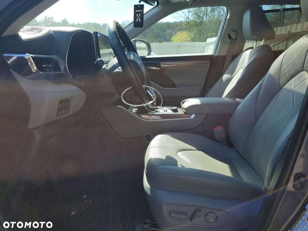 Toyota Highlander - 8