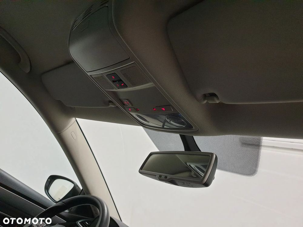 Volkswagen Passat CC - 23