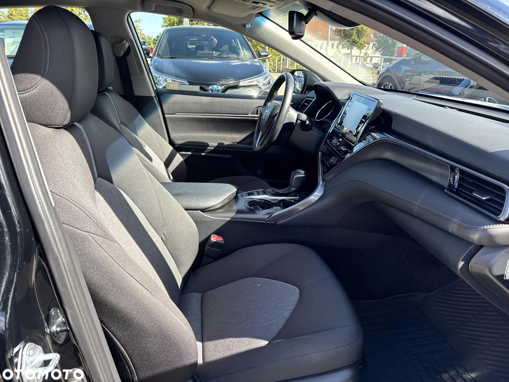 Toyota Camry 2.5 Hybrid Comfort CVT - 14