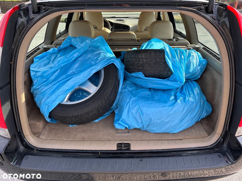 Volvo V70 2.4 Momentum - 37