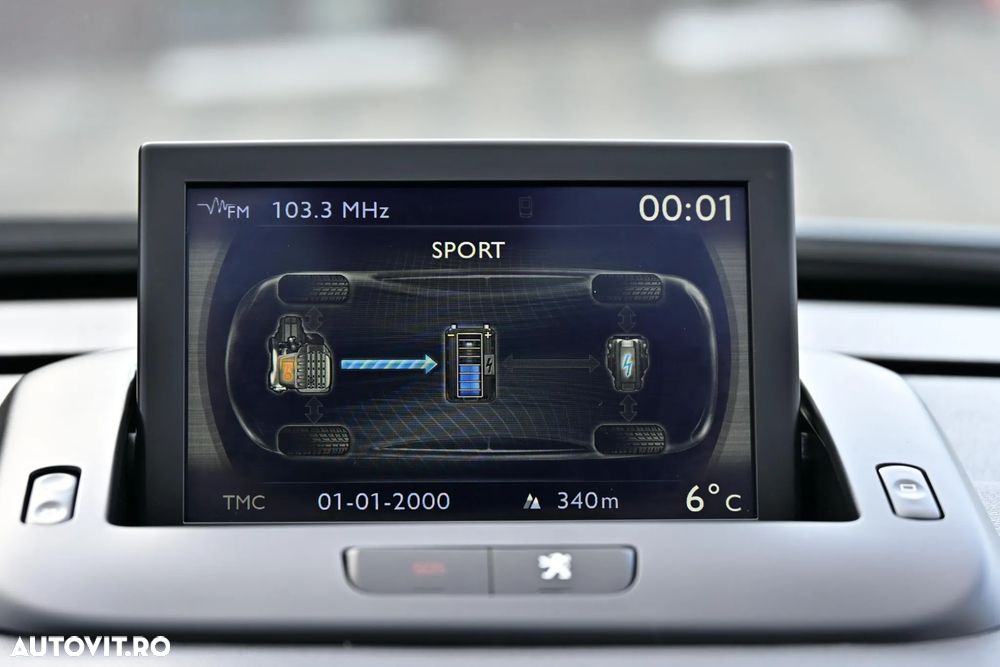 Peugeot 3008 Hybrid4 - 17
