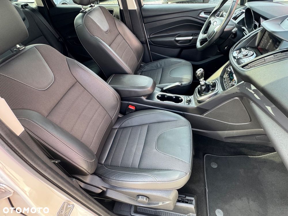 Ford Kuga 2.0 TDCi AWD ST-Line - 34