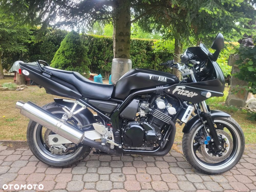 Yamaha FZS - 12