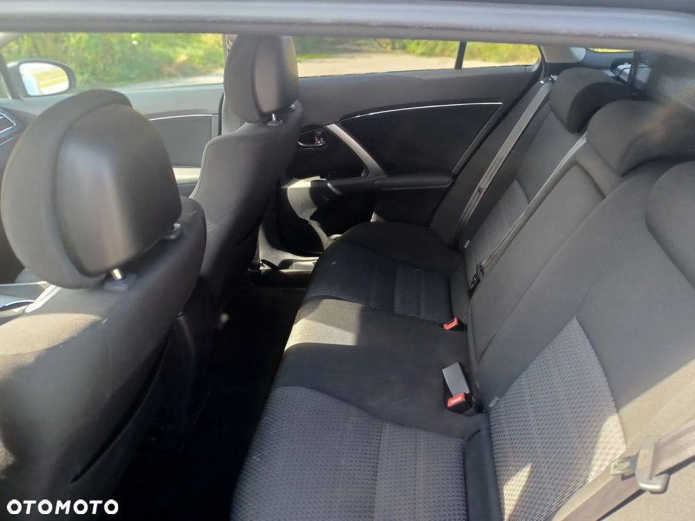 Toyota Avensis 1.8 Edition (2014) - 25