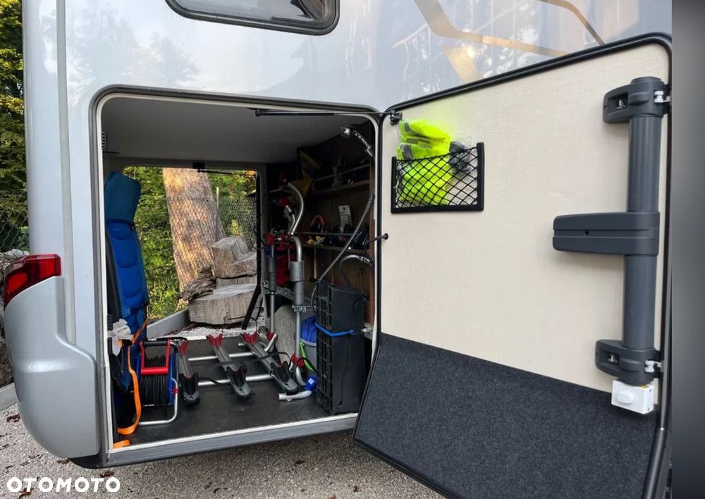 Mercedes-Benz Hymer - 4