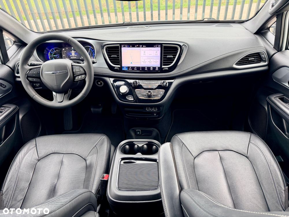 Chrysler Pacifica - 24