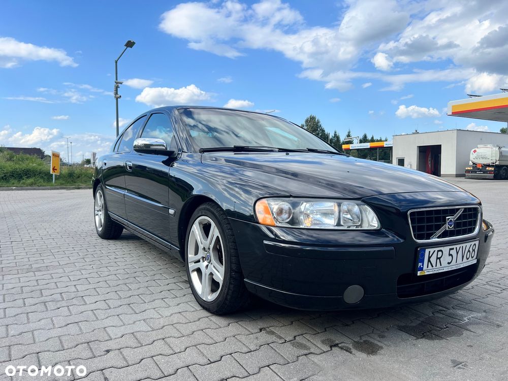 Volvo S60 ver-2-4d5-rubin - 1