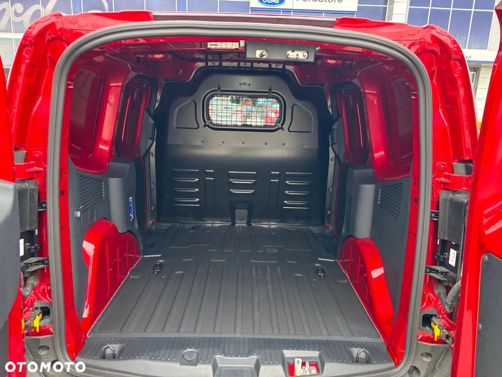 Ford Transit Courier - 10