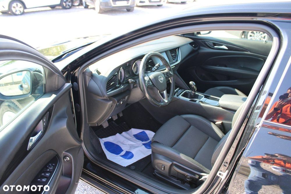 Opel Insignia - 17