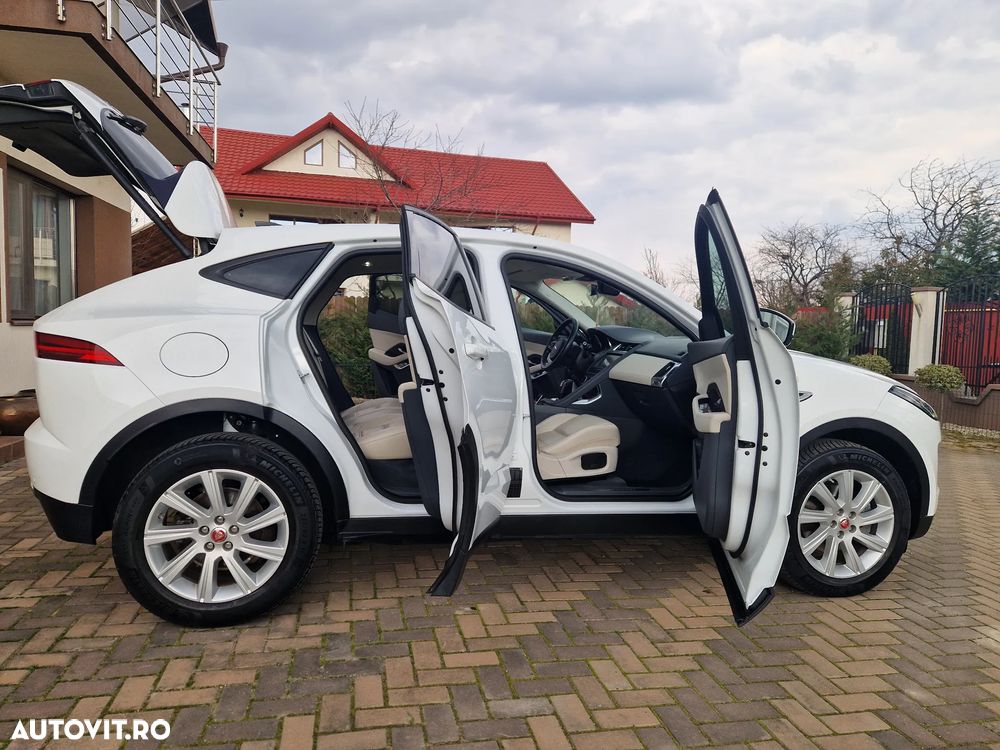 Jaguar E-Pace D150 AWD Base - 9