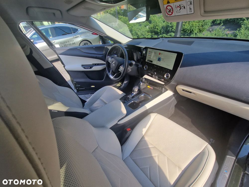 Lexus NX 450h+ Omotenashi AWD - 9