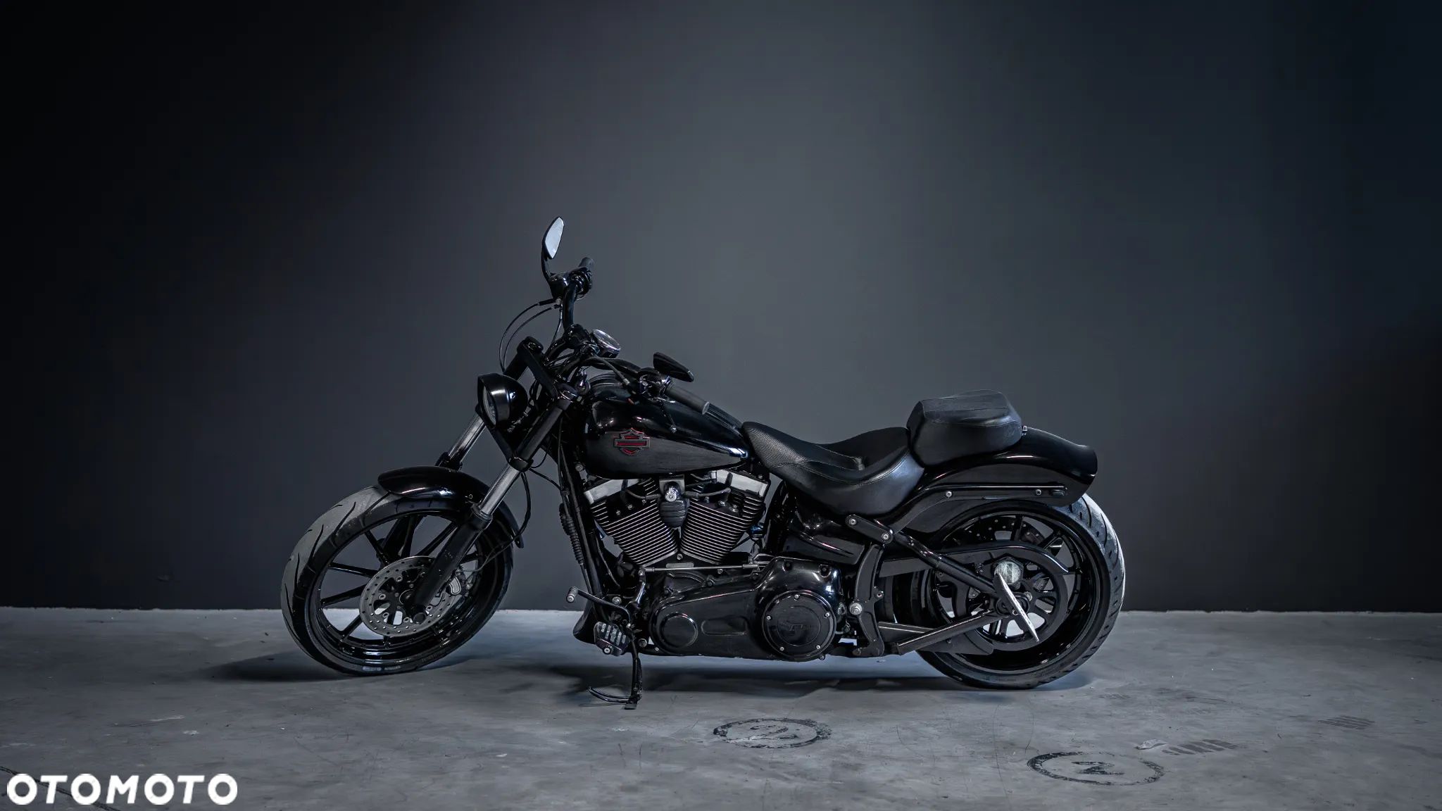 Harley-Davidson Softail Breakout - 1