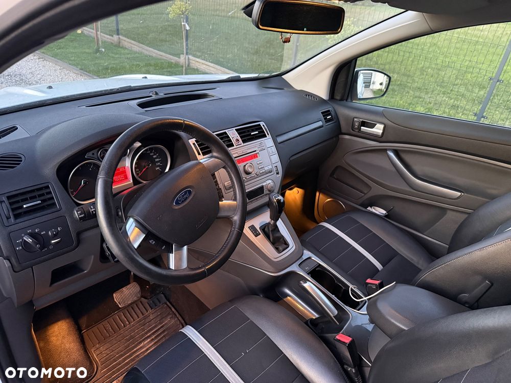 Ford Kuga 2.0 TDCi 4x4 Titanium - 9