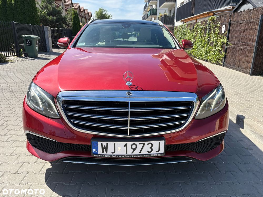 Mercedes-Benz Klasa E 220 d 4Matic 9G-TRONIC Avantgarde - 4
