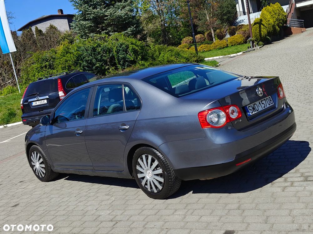 Volkswagen Jetta 1.6 Freestyle - 22