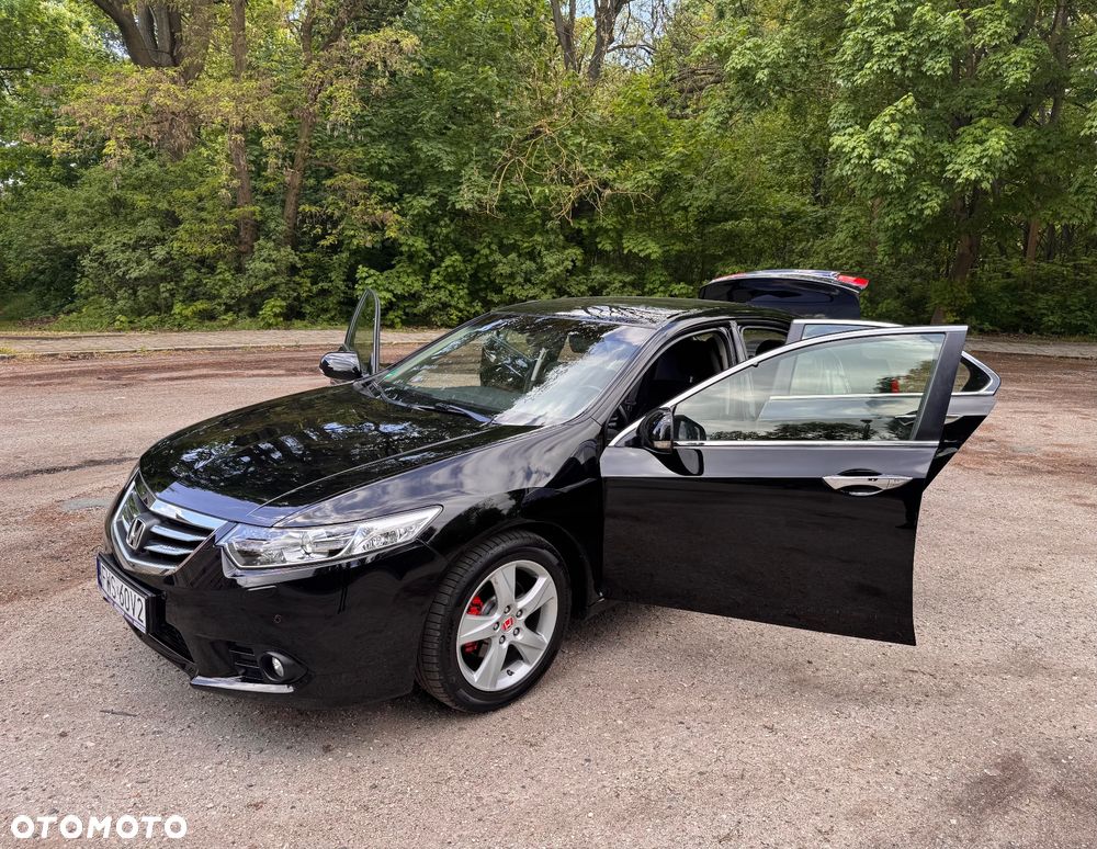 Honda Accord 2.0 Elegance 50 Jahre Edition - 11