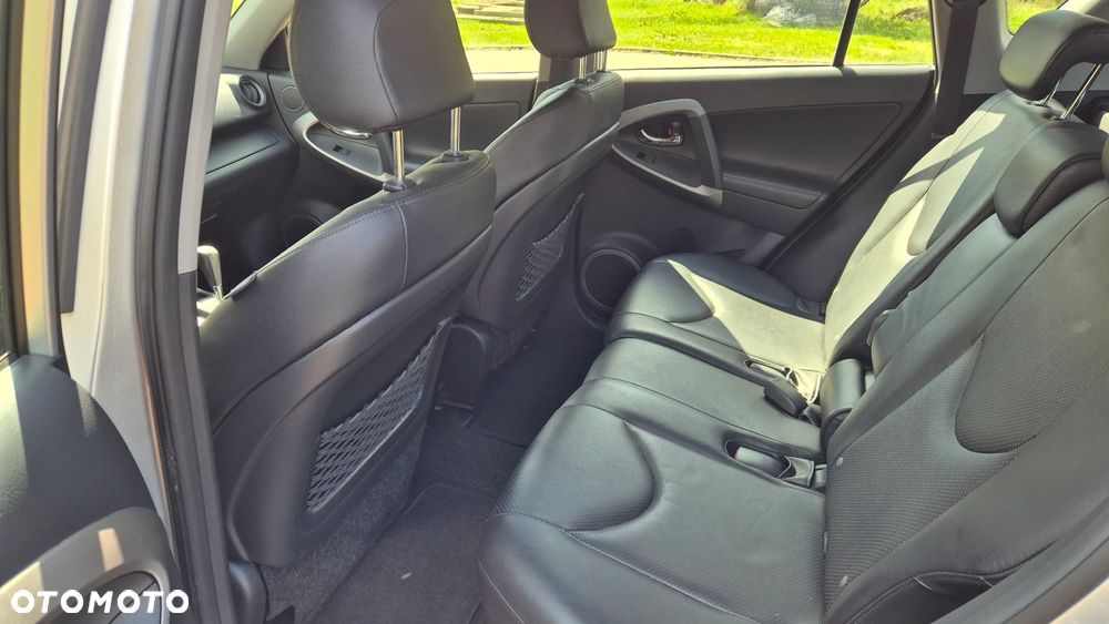 Toyota RAV4 2.0 4x4 Automatik Executive - 17