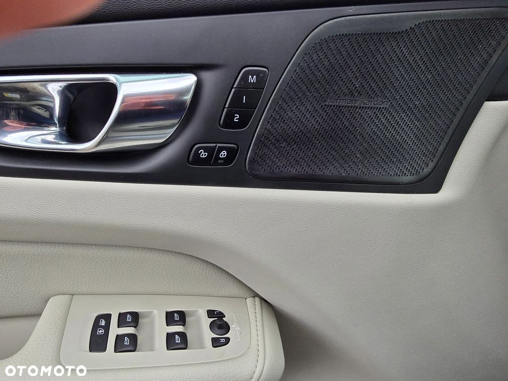 Volvo XC 60 T5 AWD Geartronic Momentum - 37