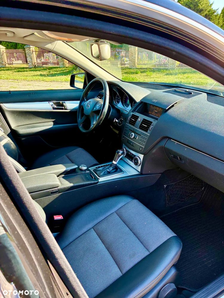 Mercedes-Benz Klasa C 180 CGI Automatik BlueEFFICIENCY Avantgarde - 10