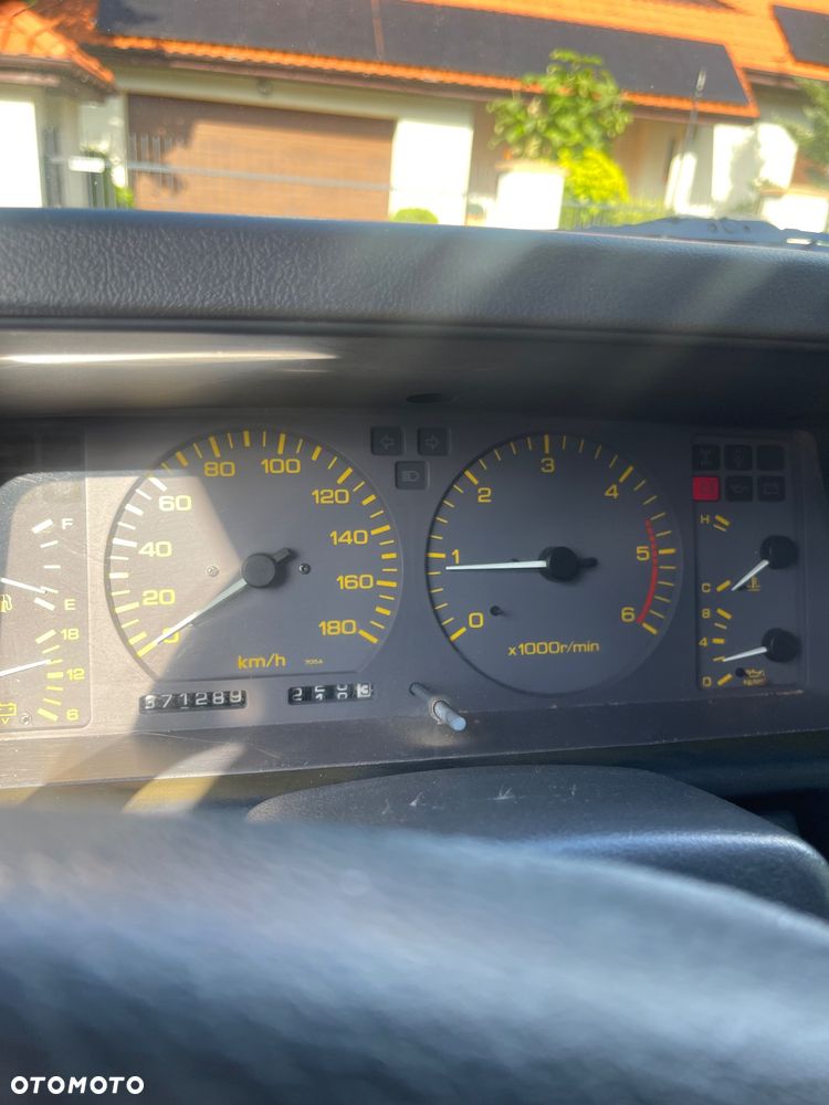Nissan King Cab - 8