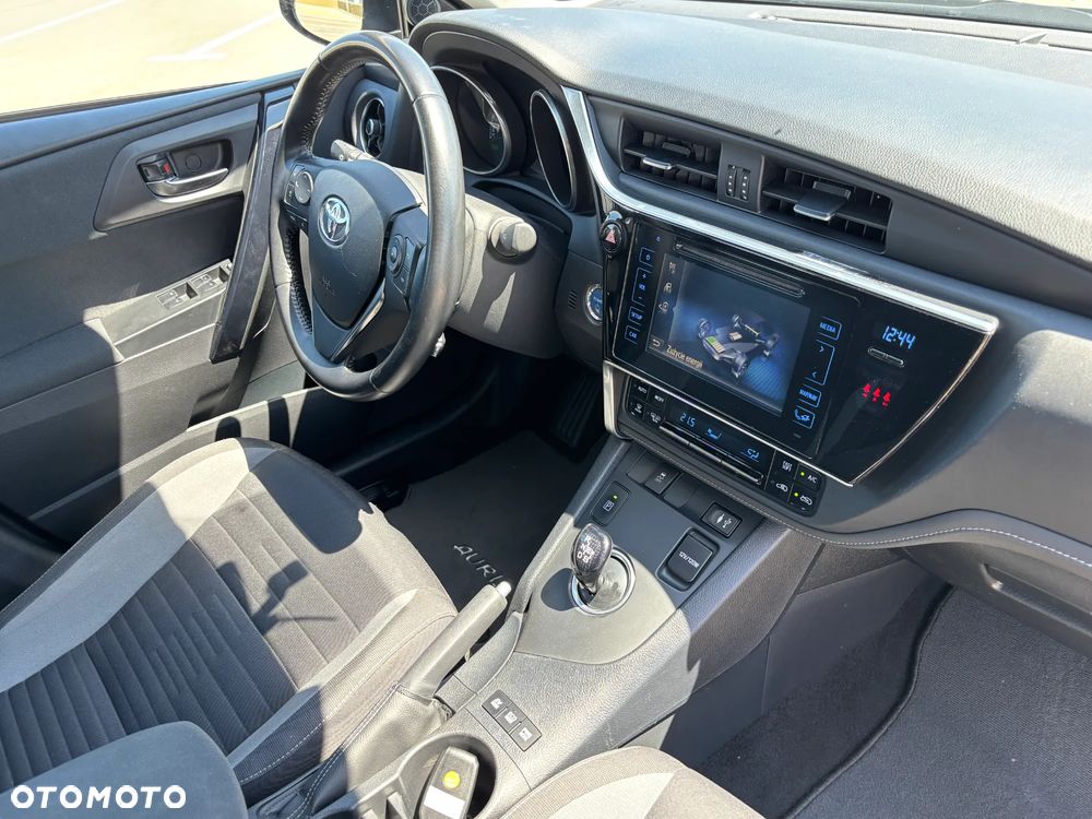 Toyota Auris 1.8 HSD Prestige - 35