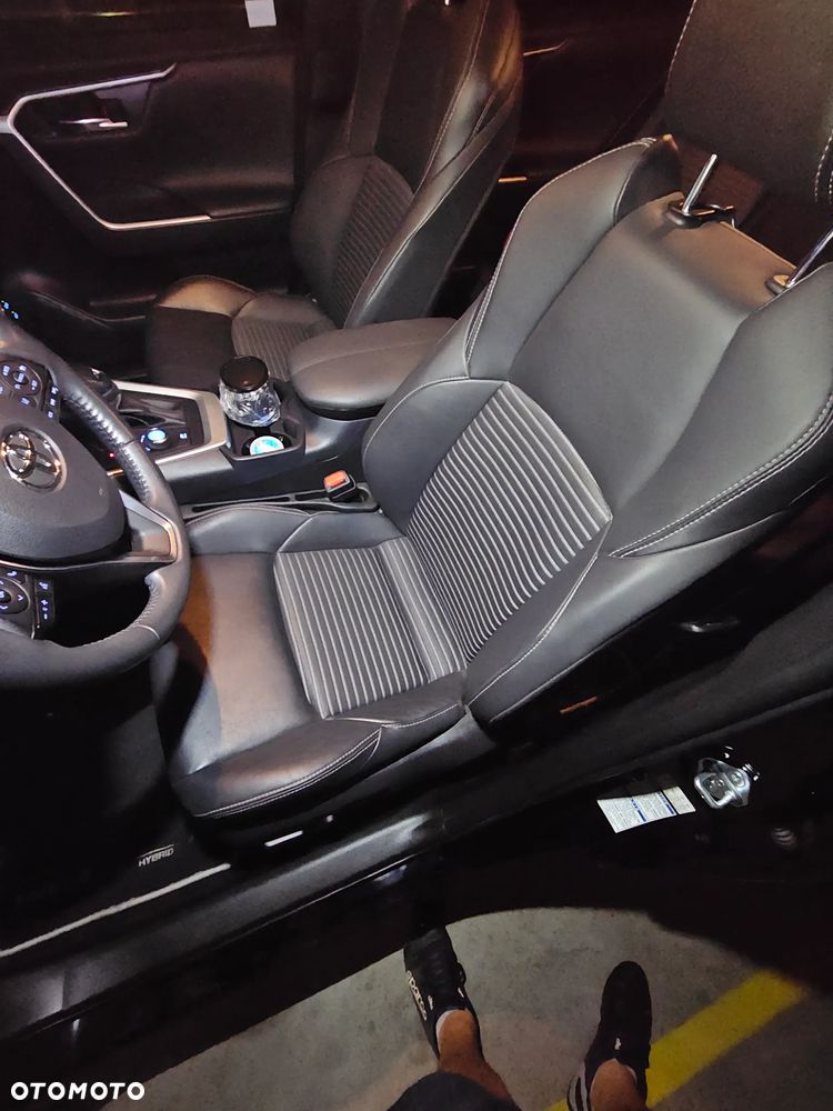 Toyota RAV4 2.5 Hybrid Black Edition by JBL 4x4 - 11