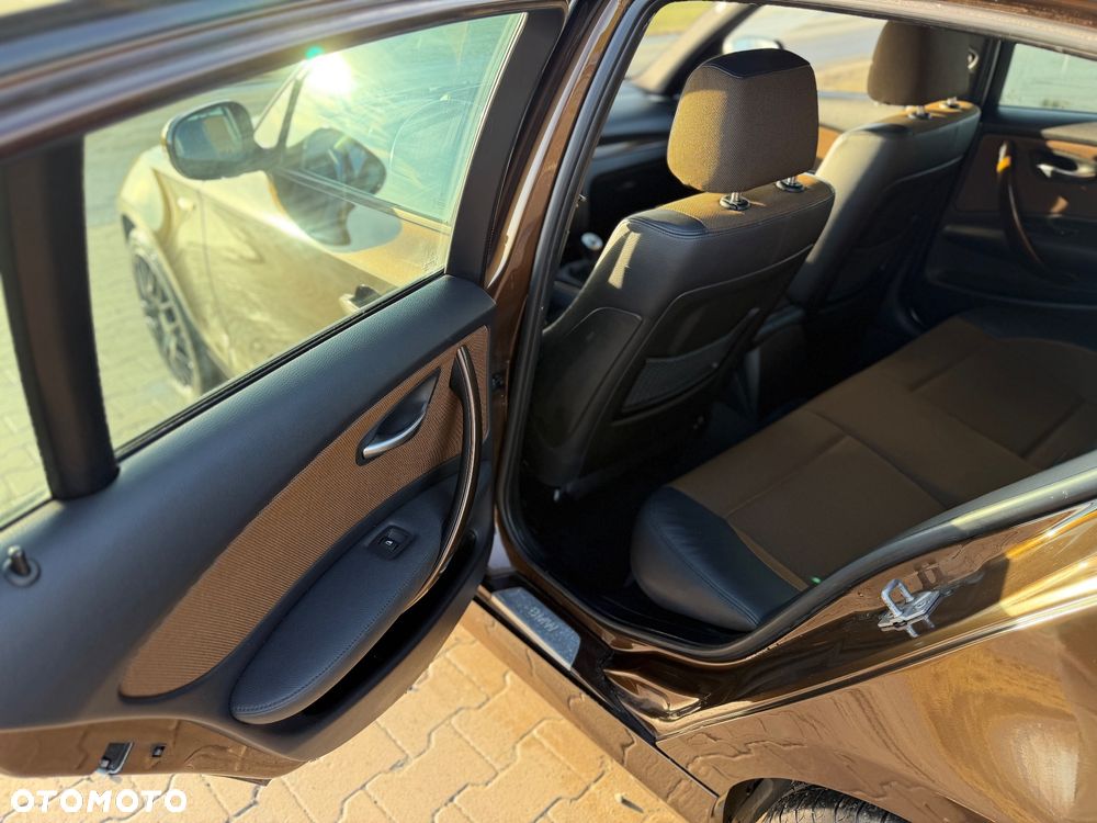 BMW Seria 1 120d - 22