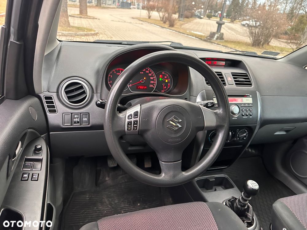 Suzuki SX4 - 8