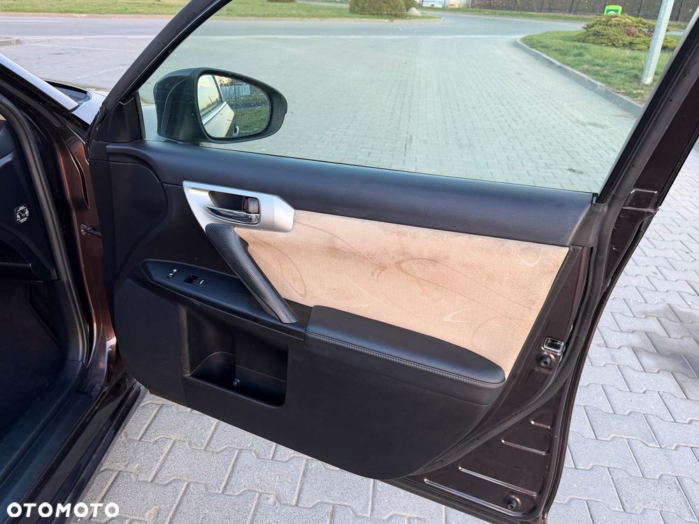 Lexus CT 200h Prestige - 13