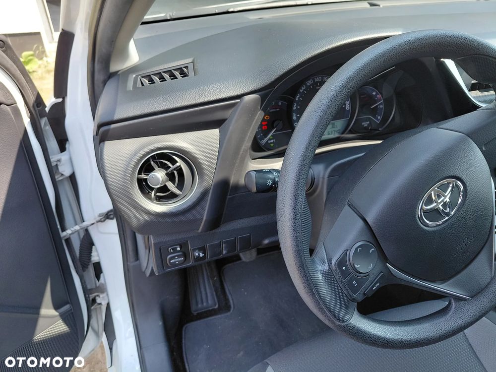 Toyota Auris 1.33 VVT-i Active - 6