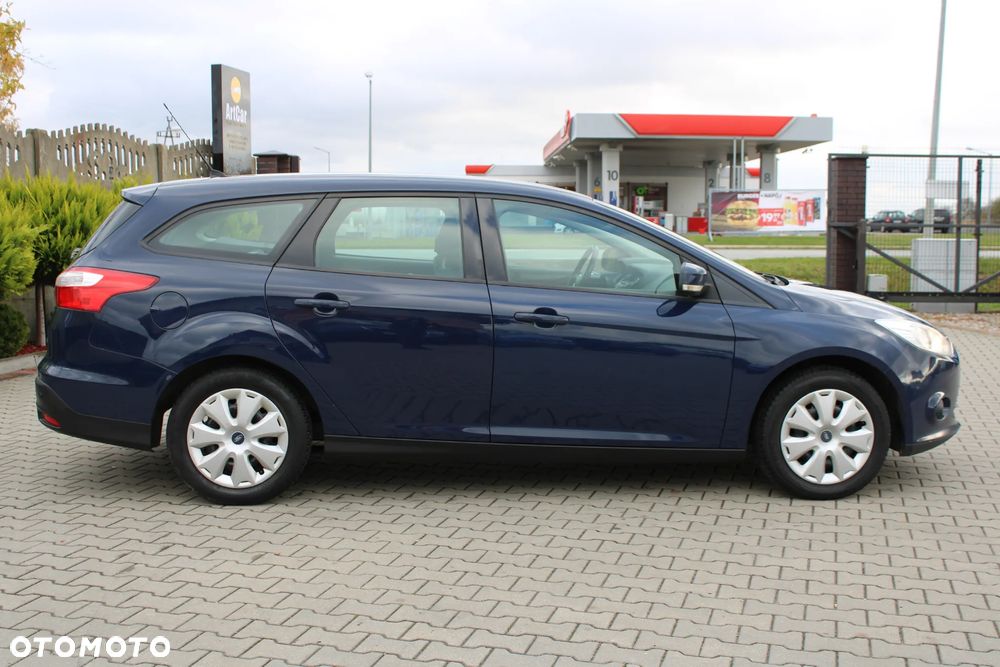 Ford Focus 1.6 Ambiente - 4