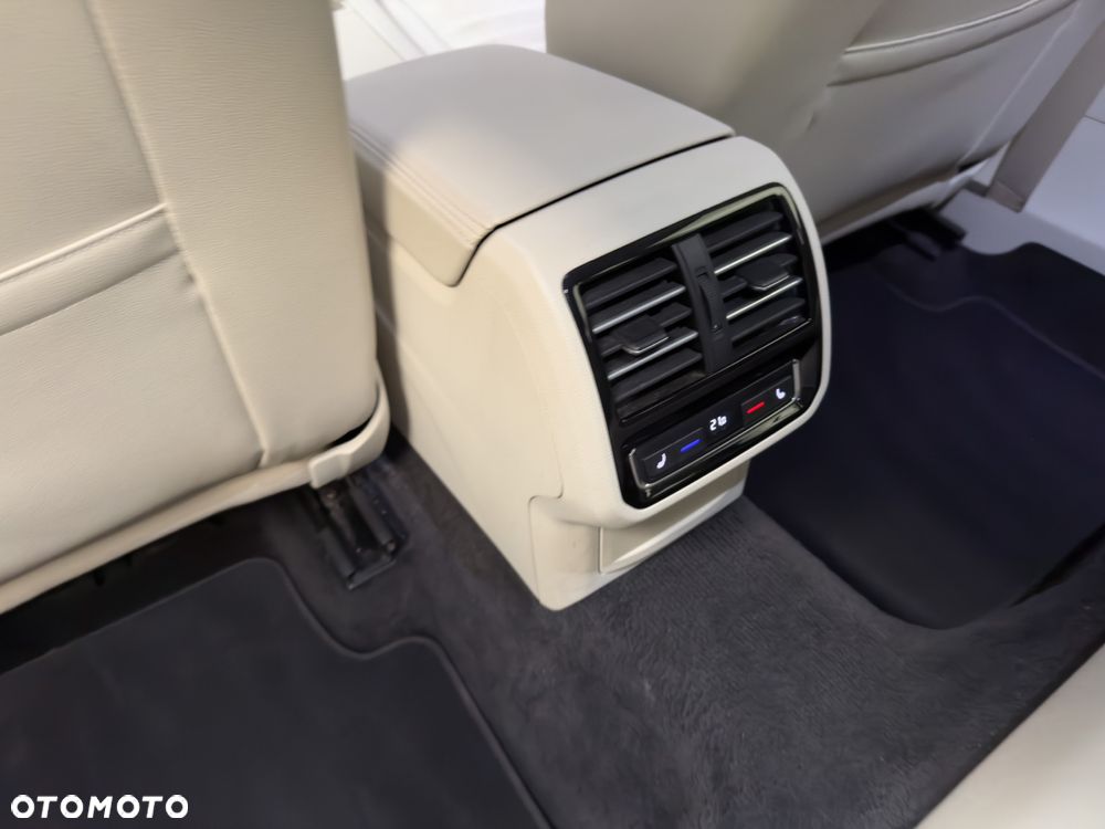 Volkswagen Passat 1.4 TSI BMT ACT Highline - 27