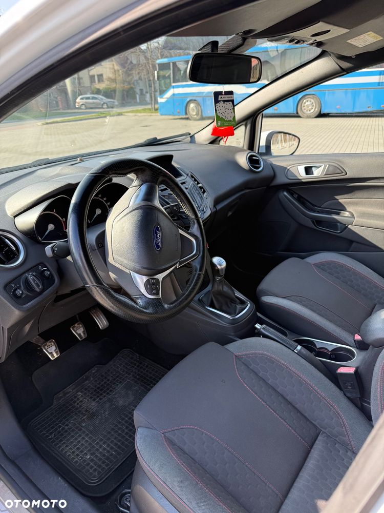 Ford Fiesta 1.5 TDCi Titanium - 9