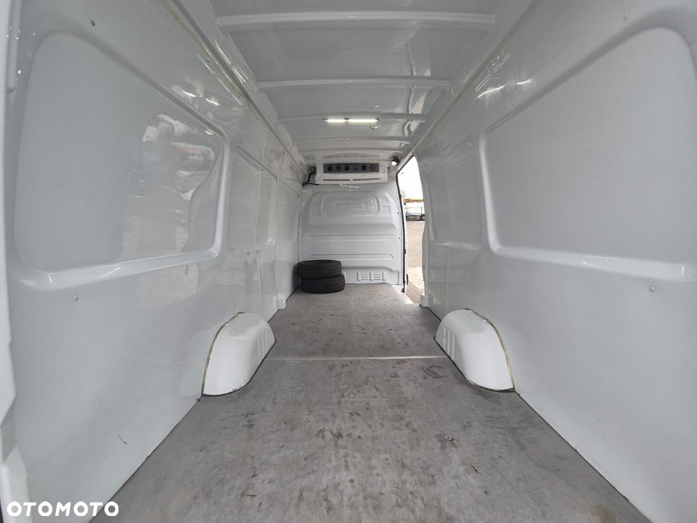 Mercedes-Benz Sprinter Maxi Long - FURGON / BLASZAK / IZOTERMA / OCIEPLONY / OGRZEWANIE NA PAKĘ / SERWISOWANY W ASO / NOWA SKRZYNIA BIEGÓW / ORYG. PRZEBIEG / BRAK RDZY - 23