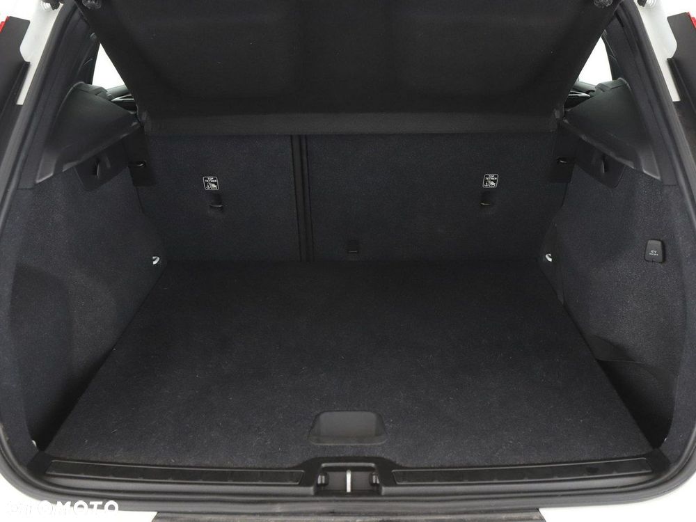 Volvo XC 40 T3 - 21