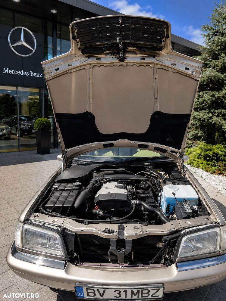 Mercedes-Benz C - 12