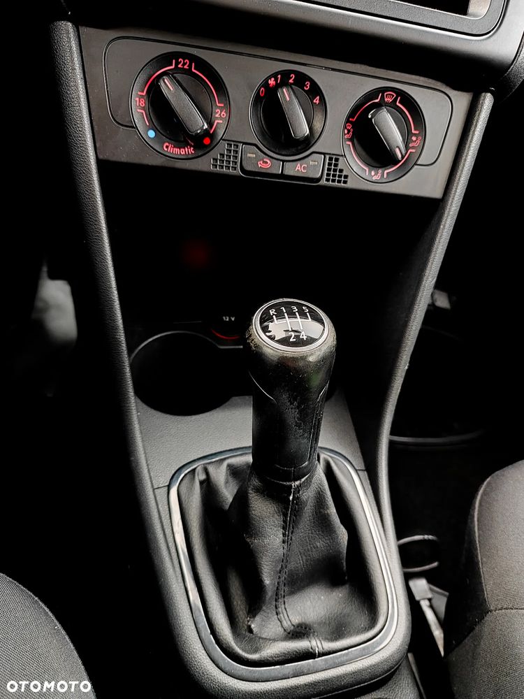 Volkswagen Polo 1.4 16V Trendline - 17