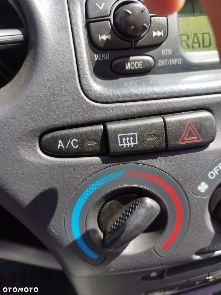 Toyota Yaris - 26