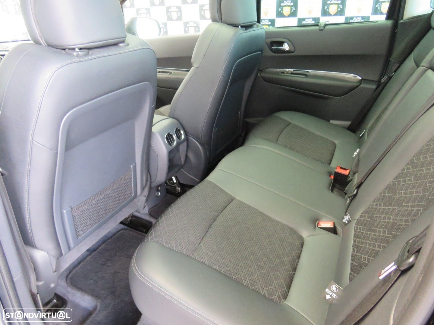 Peugeot 3008 1.6 BlueHDi Access - 27