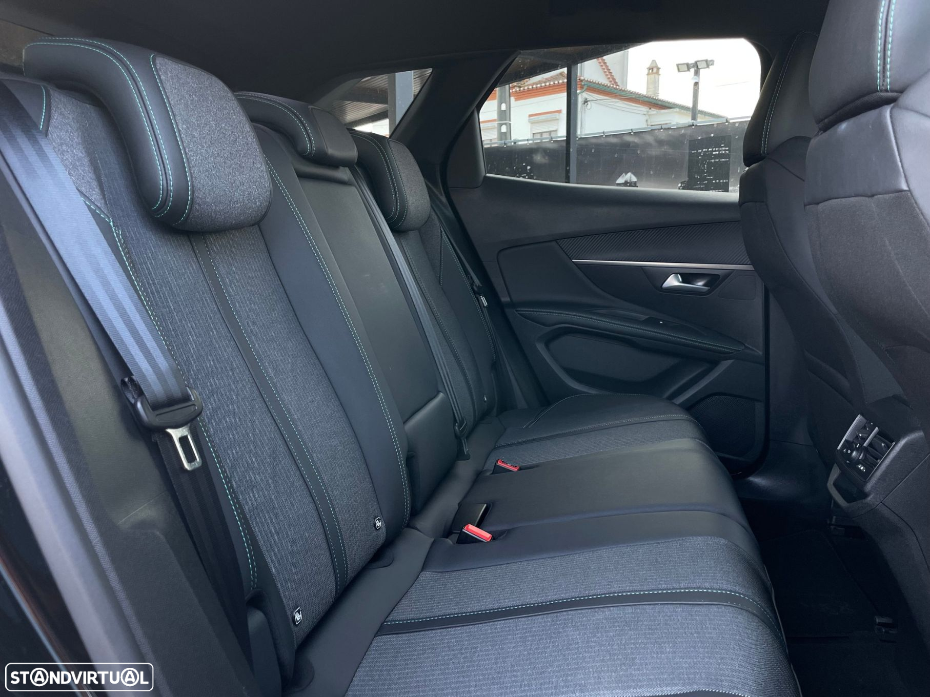 Peugeot 3008 1.2 Hybrid Allure e-DCS6 - 14