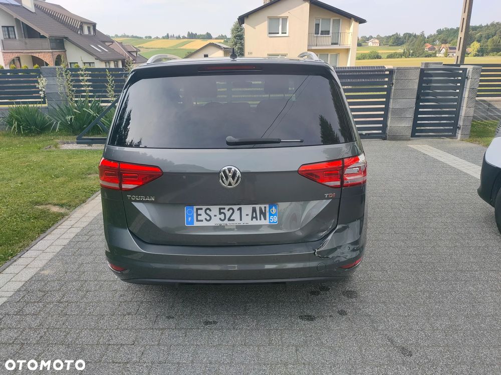 Volkswagen Touran - 5