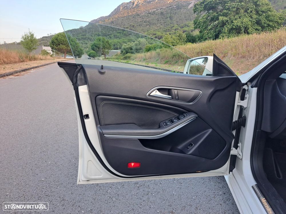 Mercedes-Benz CLA 220 CDI 7G-DCT Edition 1 - 17
