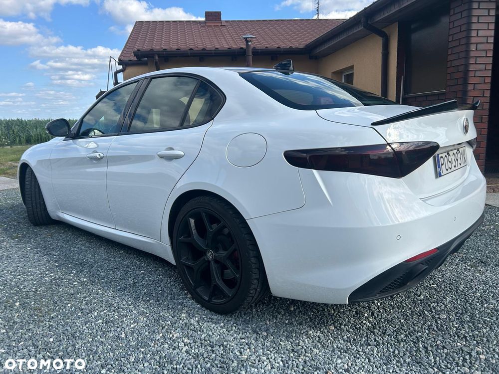 Alfa Romeo Giulia 2.0 Turbo 16V AT8 Veloce Ti - 5