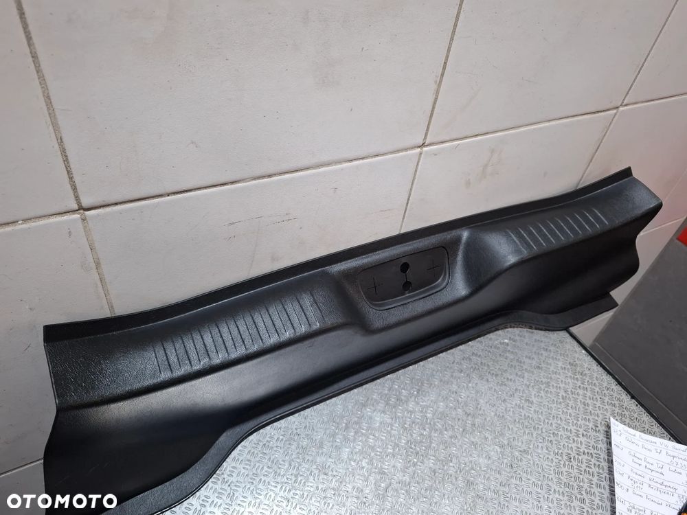 Osłona pasa tył bagażnika sedan Fiat Tipo II 2022 rok nr 07356348700 - 2