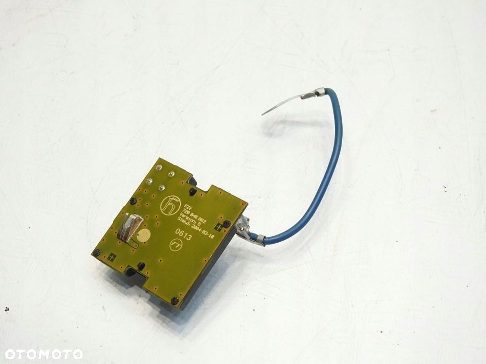 WZMACNIACZ ANTENY AUDI A6 C6 4F5035225P 920-002-002 - 3