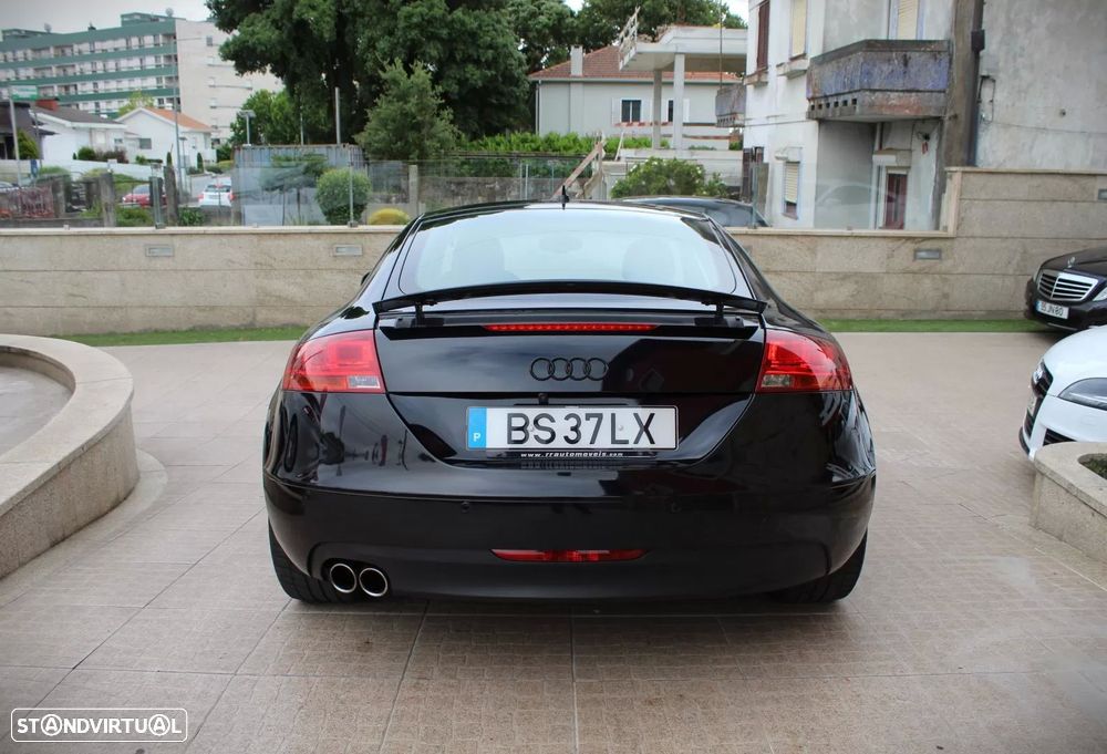 Audi TT Coupé 2.0 TDI quattro S-line — fotografia 6